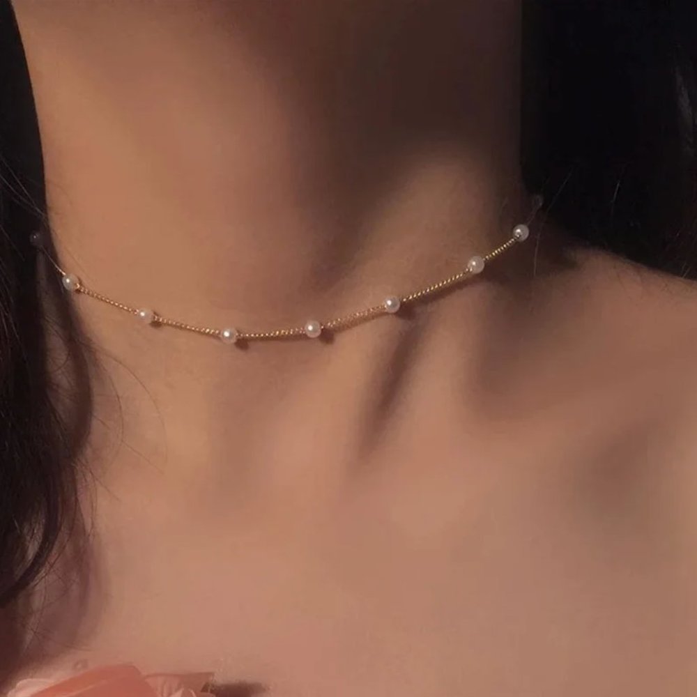 Round Pearl Station Chain Necklace in Gold - Picture 4 of 7